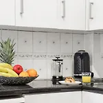 Stunning Victorian Property Near Canary Wharf!