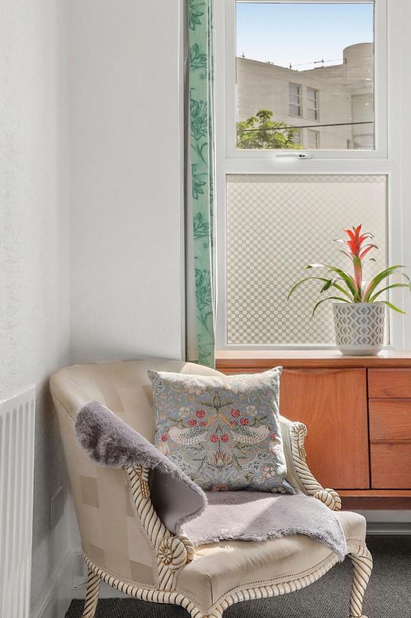 Stunning Victorian Property Near Canary Wharf! * Londra