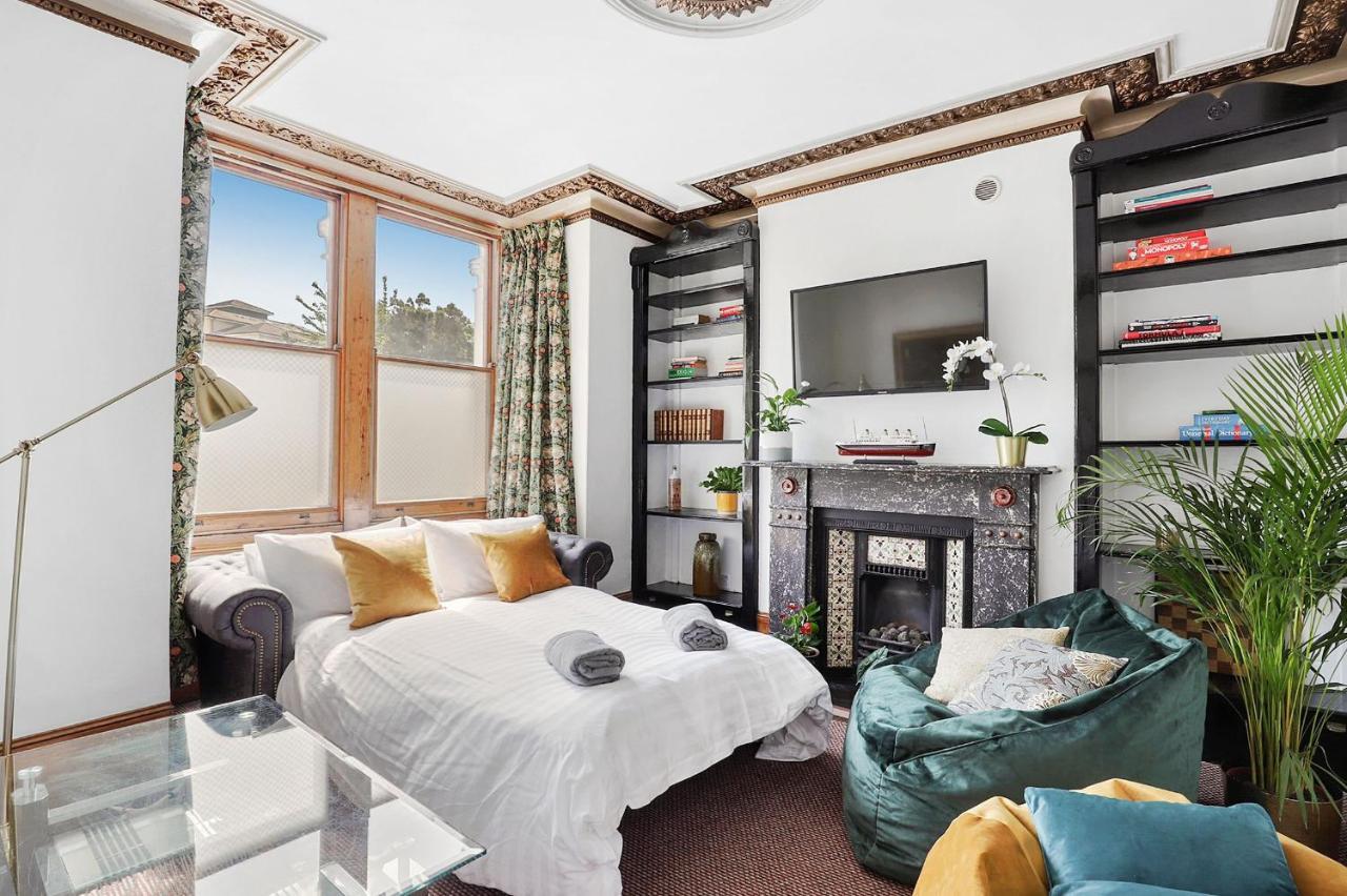 Stunning Victorian Property Near Canary Wharf! * Londra